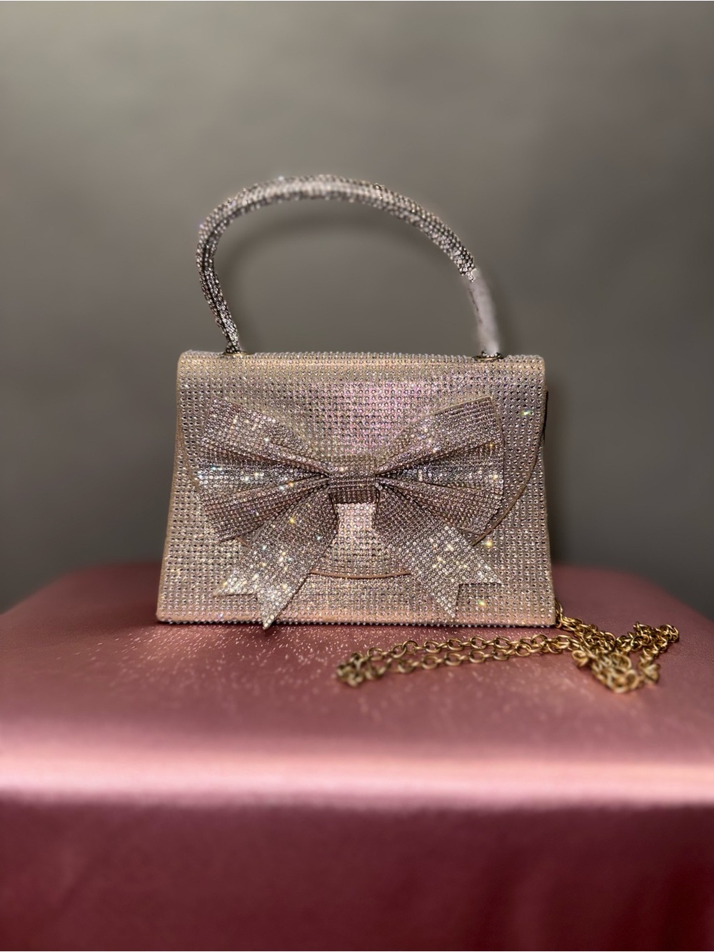 Elegant Cream Evening Clutch with Gold Chain